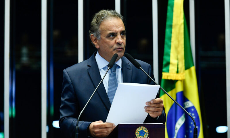 Aécio Neves diz que ‘mudou de rota’ e confirma candidatura ao Senado em Minas Gerais