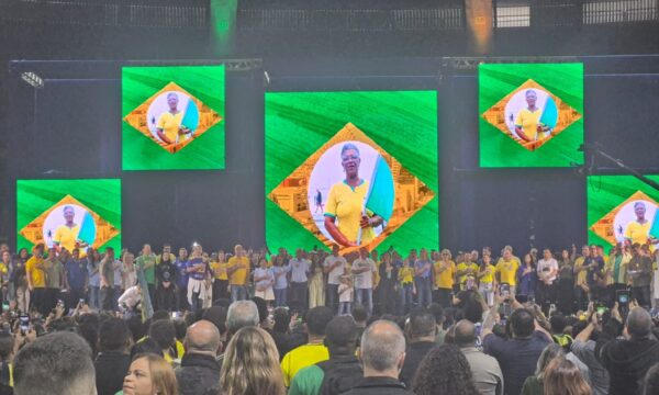 Rio: Ruas ressalta origem popular e alfineta Paes ao citar show de Madonna