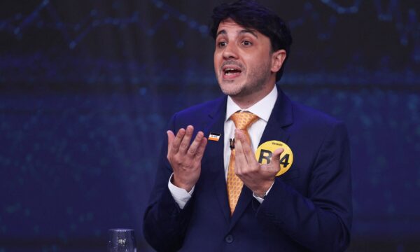 Renan Santos diz em sabatina que Brasil precisa de ajuste fiscal de R$ 250 bilhões por ano