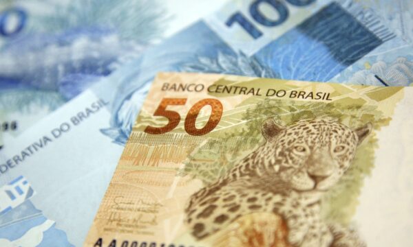 Planejamento revisa previsão de resultado primário de 2026 de superávit de R$ 10,8 bi para déficit de R$ 13,6 bi