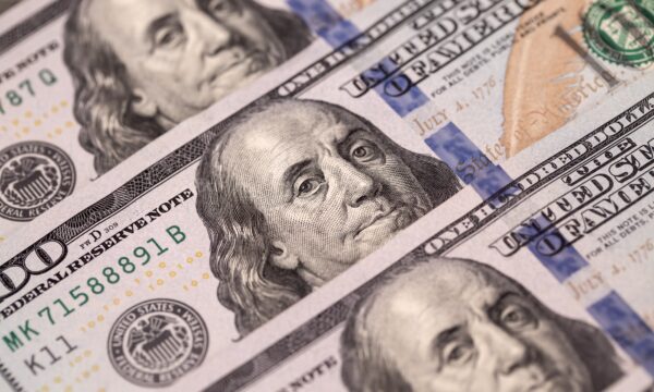 Capital de brasileiros no exterior sobe para US$ 740,3 bi em 2025, diz BC