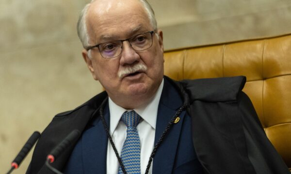 Fachin se reúne com AGU e ministro da Justiça