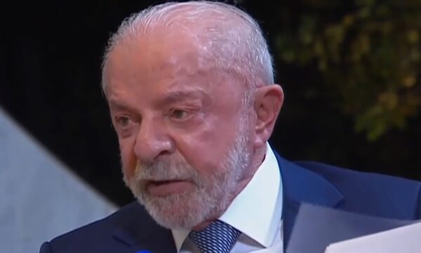 Lula chama governadora do DF de cínica e diz que governo não dará dinheiro ao BRB