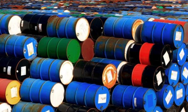 Petróleo sobe e Brent atinge US$ 101 pela primeira vez desde julho