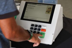 TSE atesta funcionamento e lacra sistemas de totalização de votos