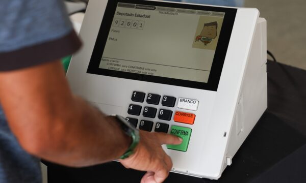 TSE atesta funcionamento e lacra sistemas de totalização de votos